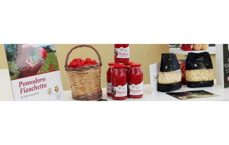 Biological Fiaschetto tomato from torre guaceto 